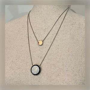 SALE ☘️ faux mother of pearl round pendant layered silver necklace